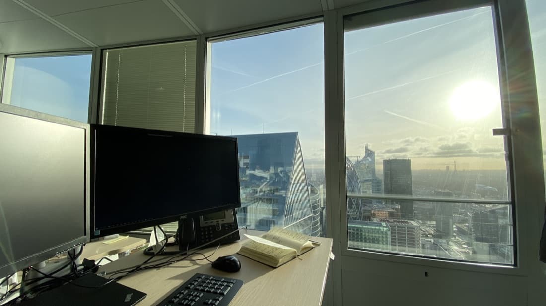 Espace de travail avec vue sur Paris